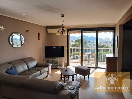 Location Appartement 4 pièces 87 m2 à Marseille 10 - Photo 2