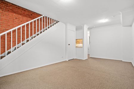 3/63 Davies Street, Kincumber - Photo 2