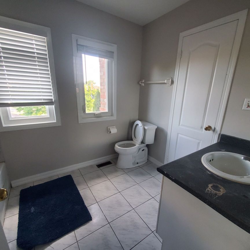 For Lease - 700 Peter Robertson Boulevard Unit# Unit 1-Upper level, Brampton, Ontario - Photo 1