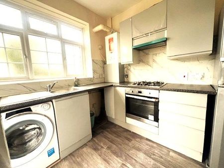 4 bedroom maisonette to rent - Photo 4