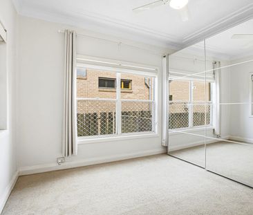 Charming Family Home in a Quiet, Convenient Location - Photo 3