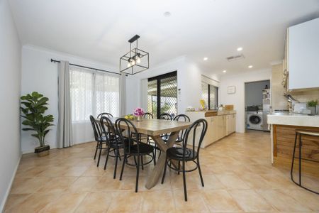 Quiet CuldeSac Retreat - Photo 5