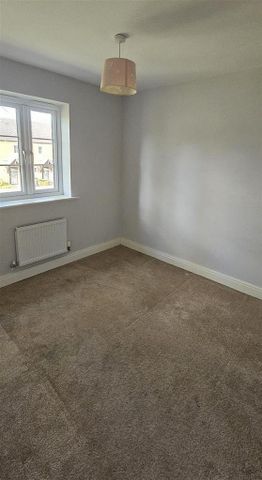 2 bedroom semi-detached house to rent - Photo 2