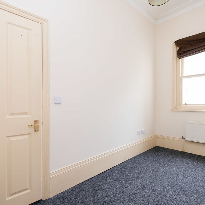 2 bed flat to rent in Warrior Square, St Leonards-on-Sea - Photo 1