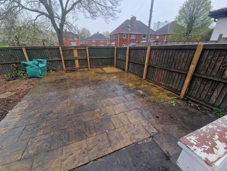 2 bedroom semi-detached house to rent - Photo 5