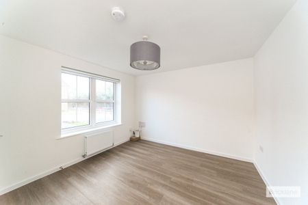 Thorpe Close, Stone Cross - Photo 2