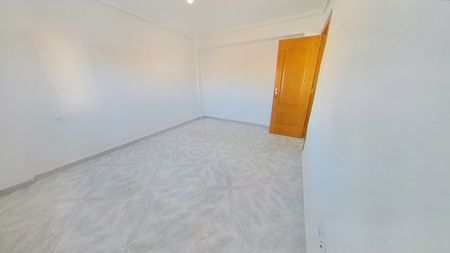 Piso de alquiler en La Creu Coberta - Photo 3