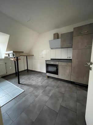 2-Zimmer-Wohnung in der Stadtmitte mit Küche und Badmöbeln - Photo 1