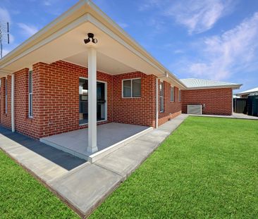 As new villa within a gated estate - Photo 6