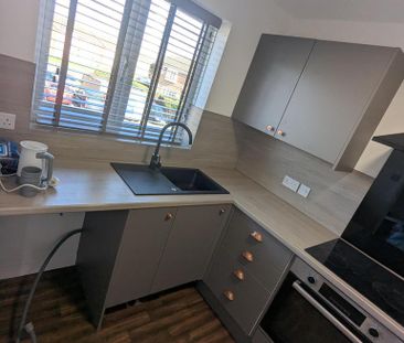 2 bedroom flat to rent - Photo 5