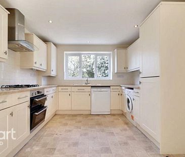 4 bedroom detached house to rent - Photo 5