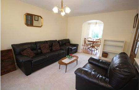 Hanger View Way, London W3 - Photo 2