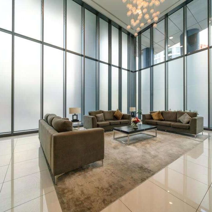 Three bedroom apartment in Nine Elms - Photo 1