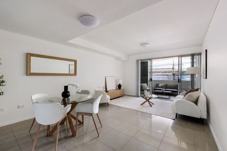 C305/10-14 John Street, Mascot NSW 2020 - Apartment For Rent | Domain - Photo 3