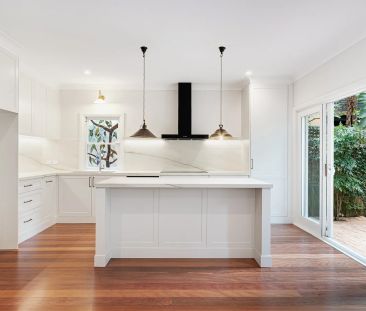 Charming Family Living in Peaceful, Leafy Cul-de Sac - Photo 5