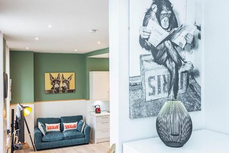 1 bedroom serviced apartment to rent - Photo 4