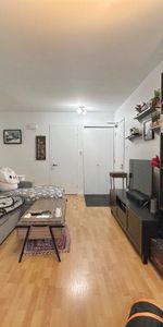 4 1/2 chauffer, éclairé, stationnement - Photo 3