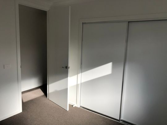 Inner-City Quality with Coastal Lifestyle Appeal - Photo 1