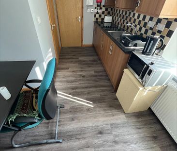 1 bedroom bedsit to rent - Photo 6