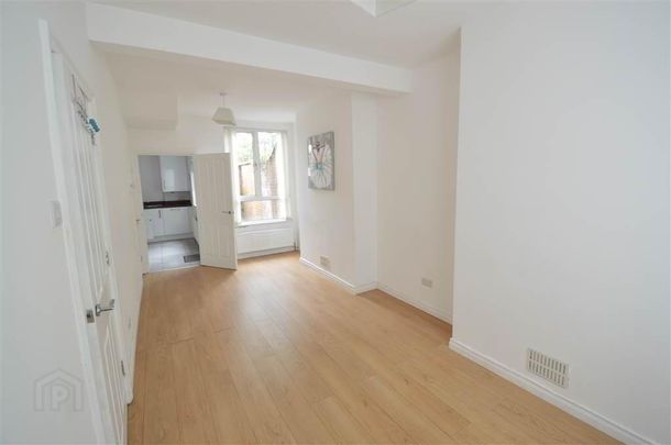 2 Minnowburn Terrace, Castlereagh, Belfast, BT8 7SN - Photo 1