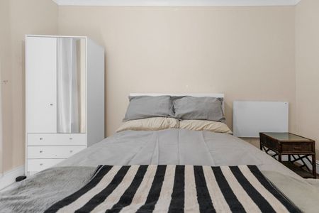 2 Bed Flat, Whitehorse Road, CR0 - Photo 5