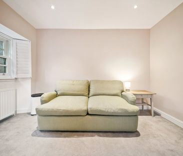 25A The Gatehouse - Photo 3