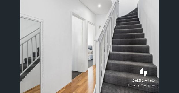 Stunning Modern Living - Photo 1