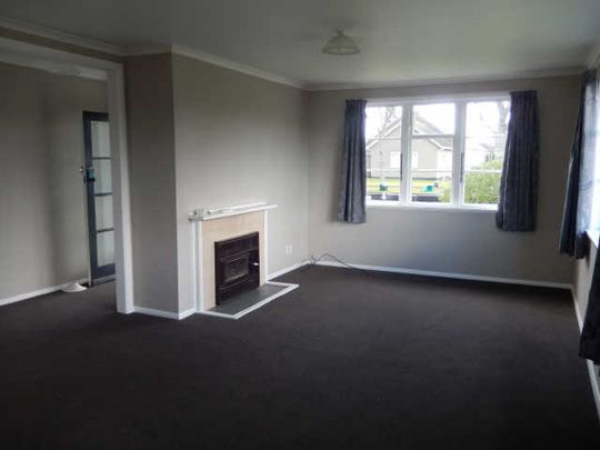 Spacious 4-Bedroom Family Home for Rent – $630 per Week Located in the sought-after suburb of Hamilton East, 3216, this property offers comfortable and convenient living for families or professionals alike. - Photo 1