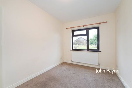 Irwin Avenue, London, SE18 - Photo 2