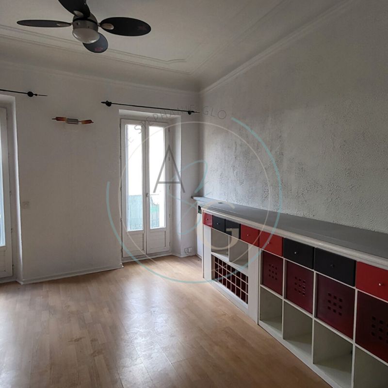 COGOLIN - Location annuelle Appartement T2 42m² en centre ville. - Photo 1