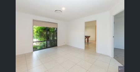 Large Family Home - Photo 2