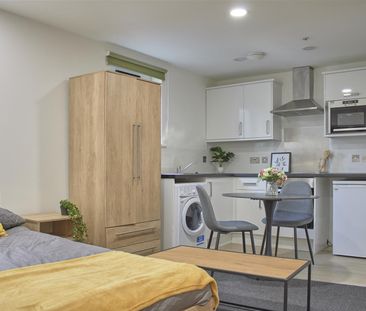 Whiteladies Road, Bristol - Photo 1