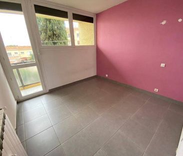 Location appartement rénové 5 pièces 81.31 m² à Gigean (34770) - Photo 4