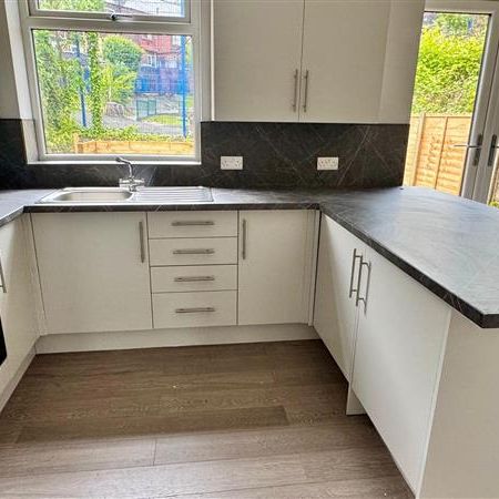 3 Bedroom Semi-Detached House For Rent in Sidney Road, Manchester - Photo 1
