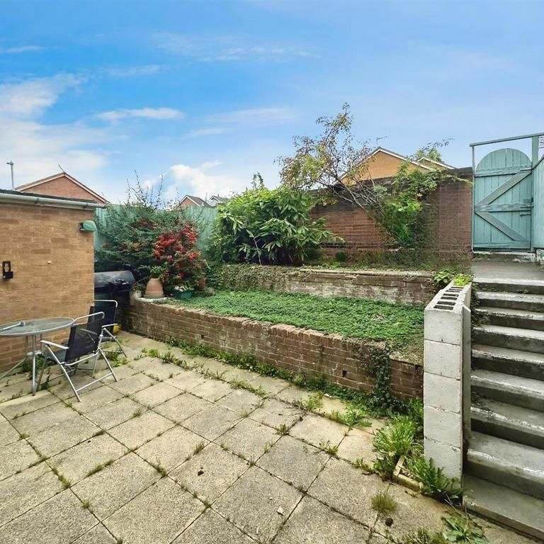 3 bedroom terraced house to rent - Photo 1