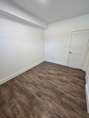 For Lease - 6638 Mcleod Road, Niagara Falls, Ontario - Photo 1
