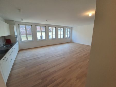 Modern Old Town Apartment - Photo 2