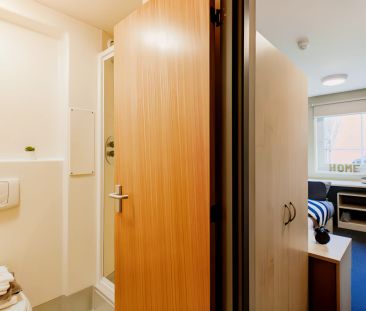 Classic Ensuite - Photo 2