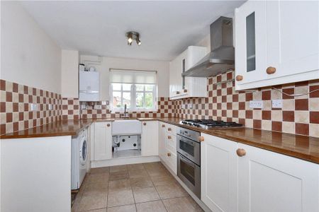 3 bedroom semi-detached house to rent - Photo 5