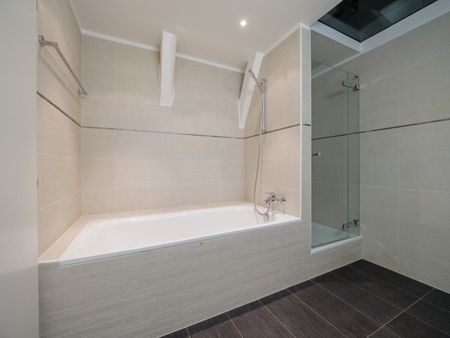 Charming 2.5 Zimmer-Loft im Schloss Sensebrück zu vermieten - Photo 5