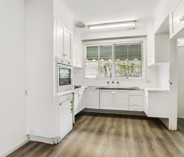 Location Location - Photo 3