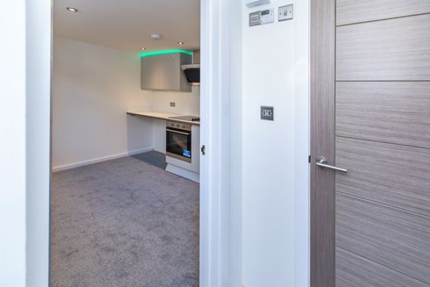 Modern Flat, Winton - Photo 1