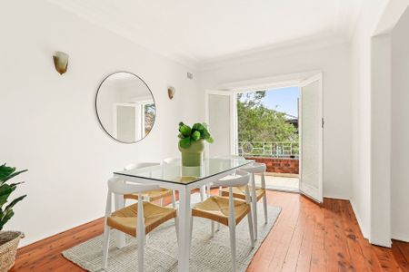 Lovely Family Home in Popular Bronte - Photo 5
