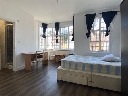 6 bedroom semi-detached house to rent - Photo 4
