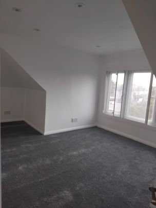 6 Bed Semi-Detached House, Vicarage Farm Road, TW5 - Photo 1
