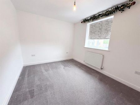 4 bedroom detached house to rent - Photo 4