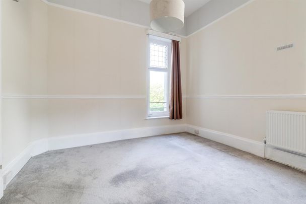 A 1 Bedroom Flat in Montpellier GL50 1UX - Photo 1