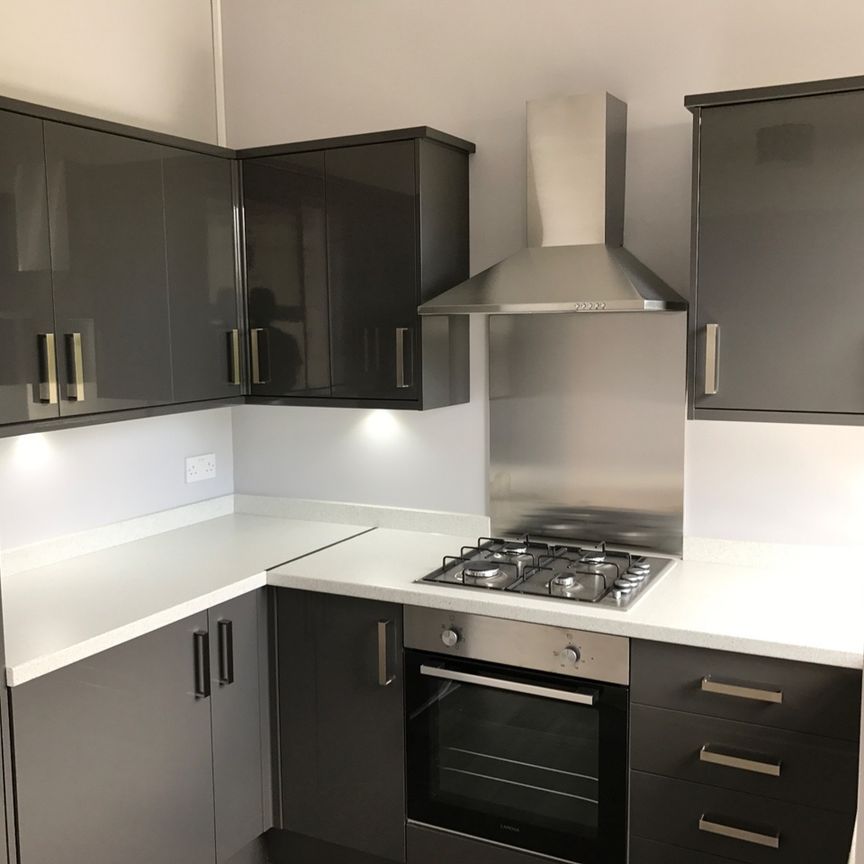 2 Bed Flat, Lennard Road, CR0 - Photo 1