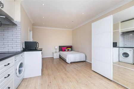 Studio to rent - Photo 3