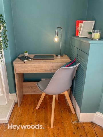 4 bed house of multiple occupation to rent in Albany Road, Newcastle-under-Lyme - Photo 3